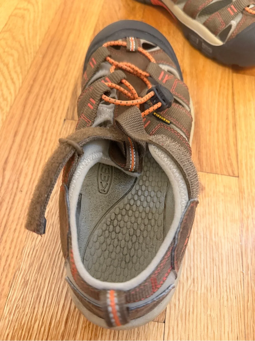 Keen washable water hiking shoes men’s size 6/38 orange/brown/khaki used - good